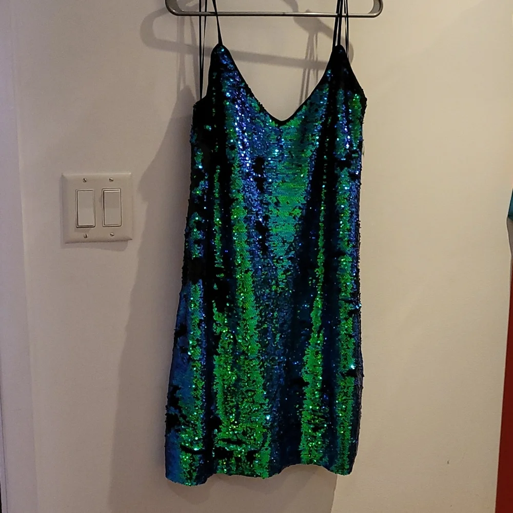 Green Sequin dress - Picture 4 of 4